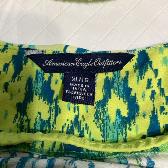 American Eagle outfitters 100%poly quick dry, summer blouse, geometric d… - Picture 15 of 15